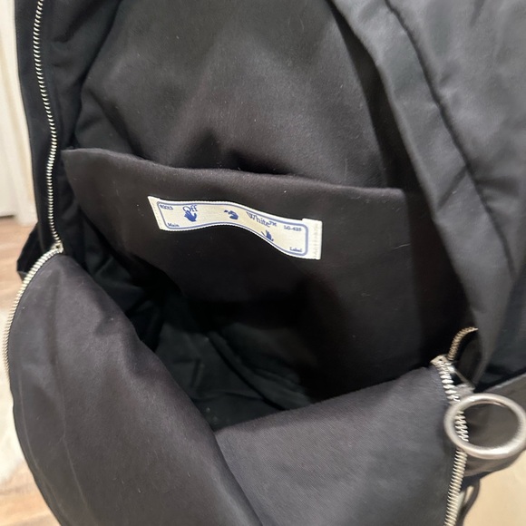 Off-White Black Backpack with Vibrant Arrows - Picture 6 of 10